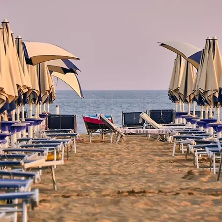 Seafront Flat With Covered Patio Apartment Bibione