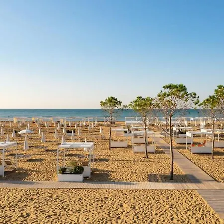 Seafront Flat With Covered Patio Apartment Bibione